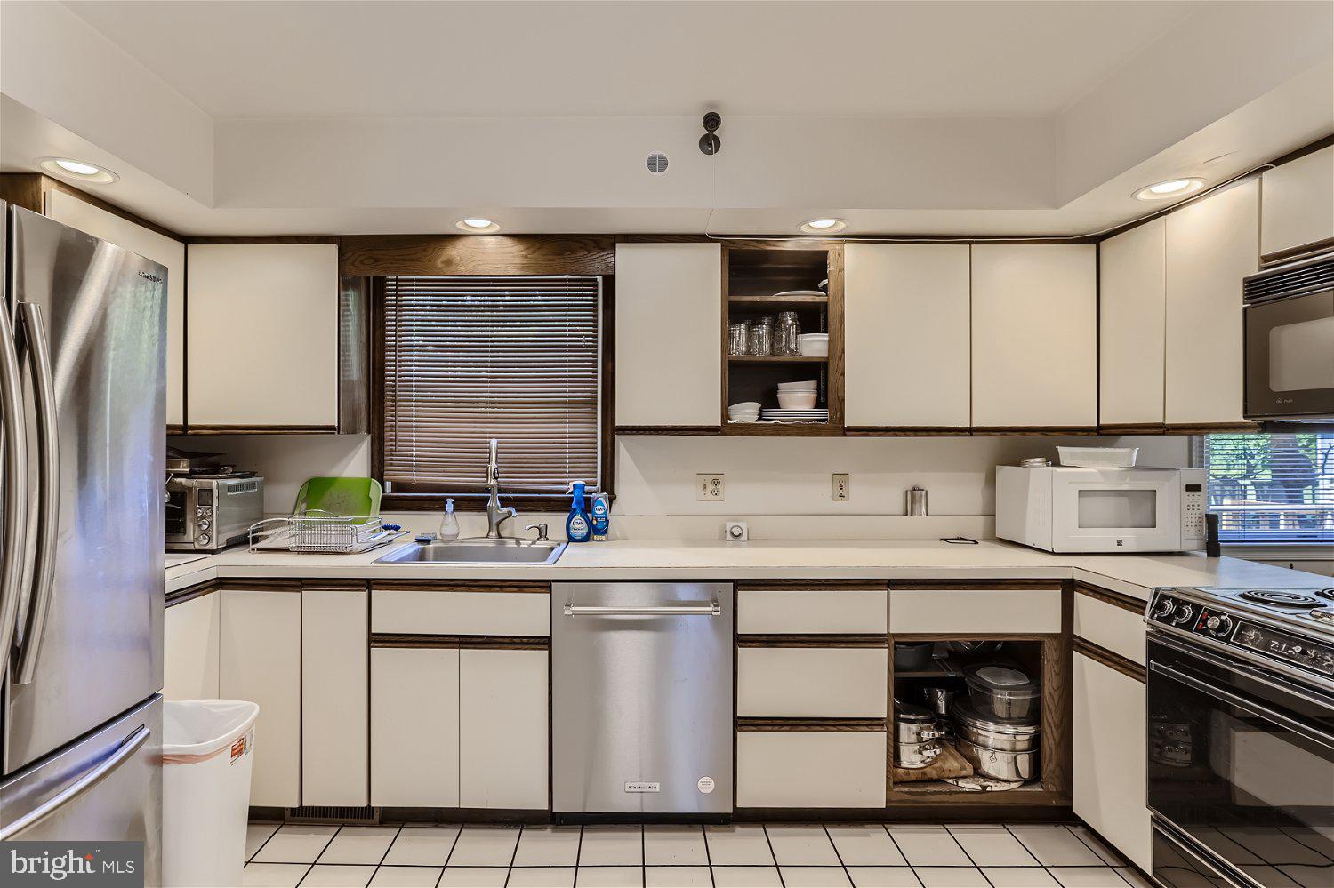 FOX DEN FARMS - Residential