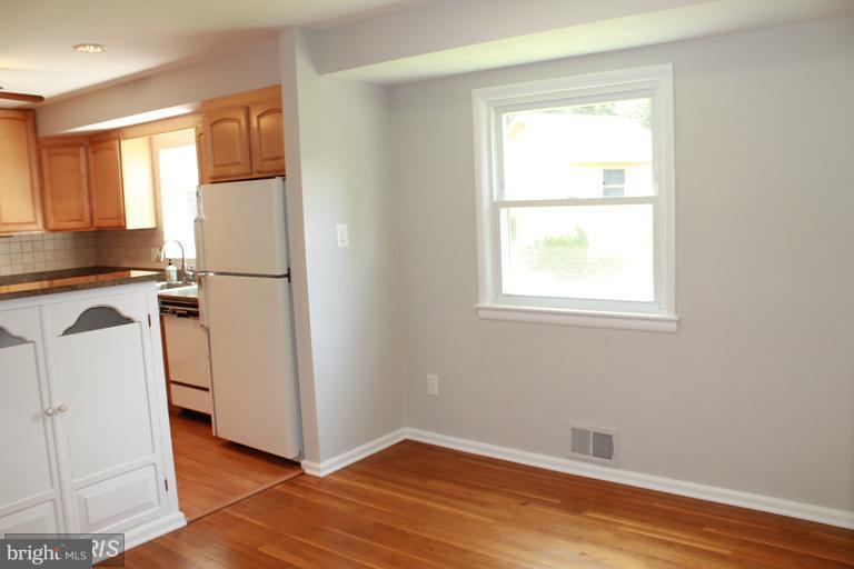 VIENNA WOODS - Residential Lease