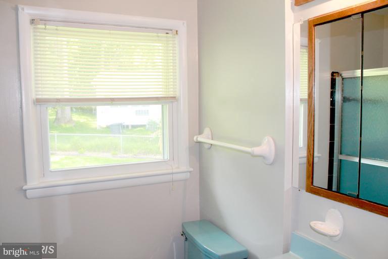 VIENNA WOODS - Residential Lease