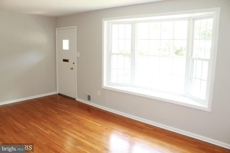 VIENNA WOODS - Residential Lease