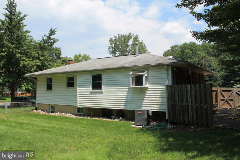 VIENNA WOODS - Residential Lease