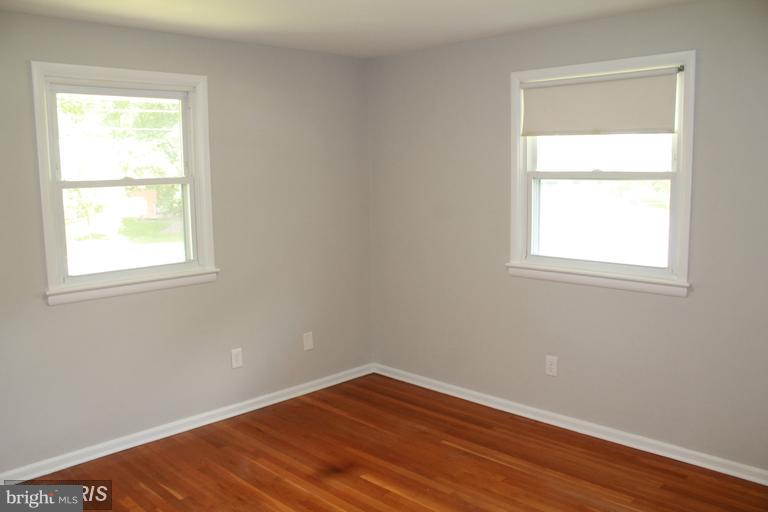 VIENNA WOODS - Residential Lease