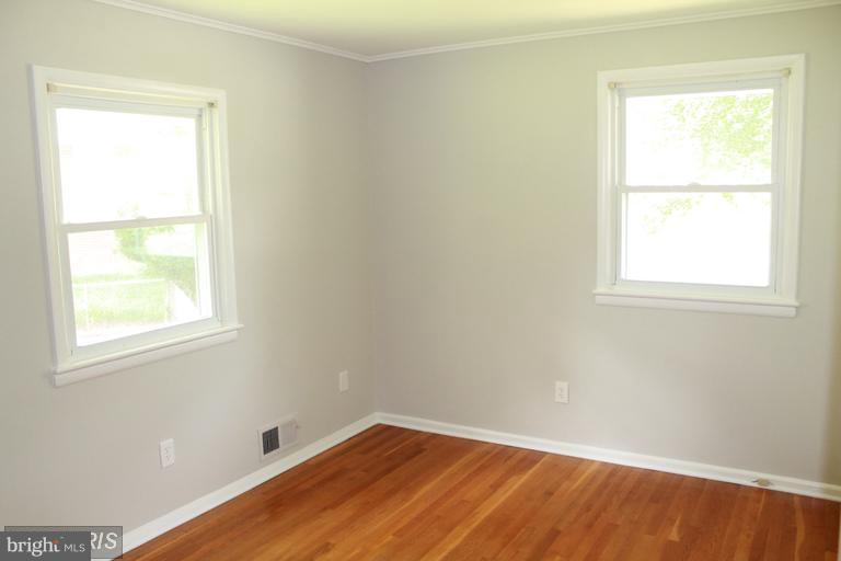 VIENNA WOODS - Residential Lease