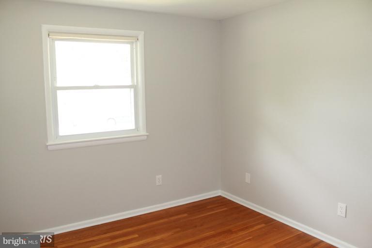 VIENNA WOODS - Residential Lease