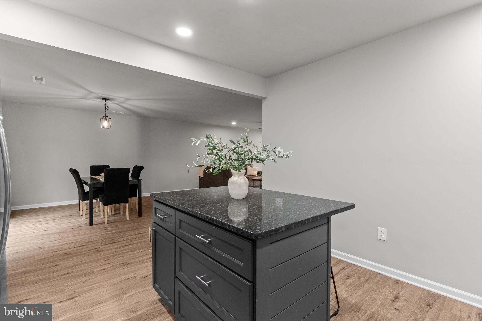 BRISTOL - Residential Lease