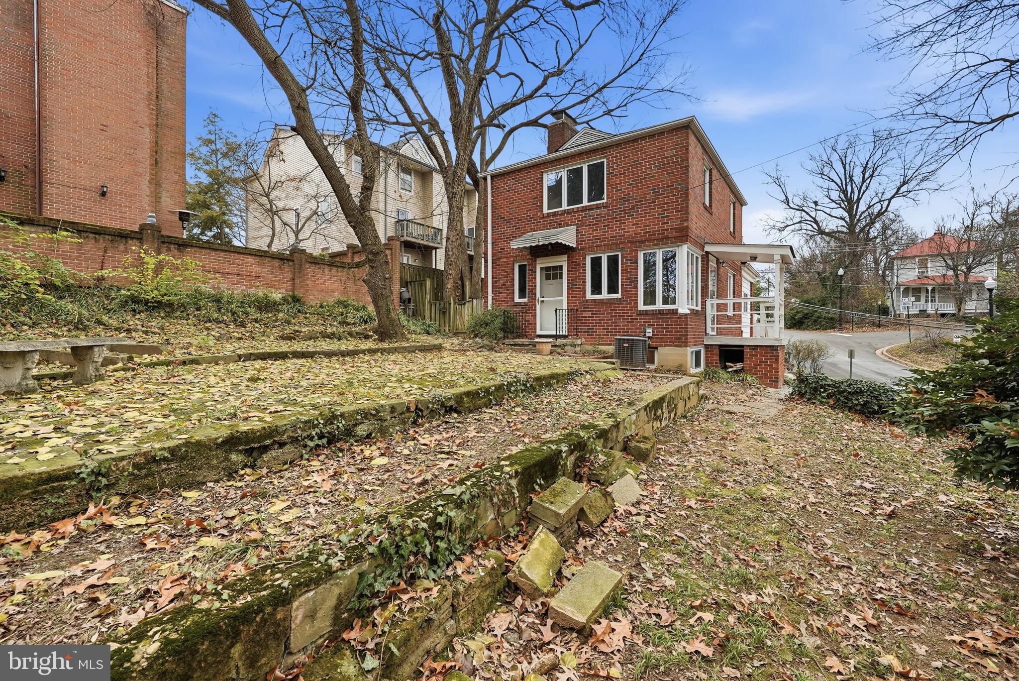 DAWSON TERRACE - Residential Lease