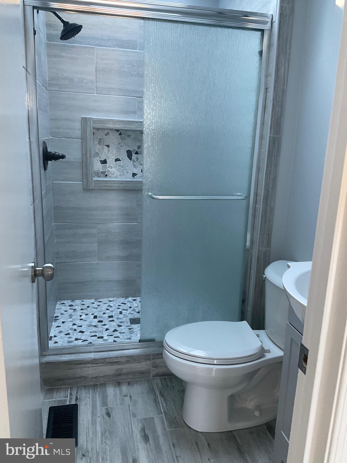 RIVERSIDE - Residential Lease