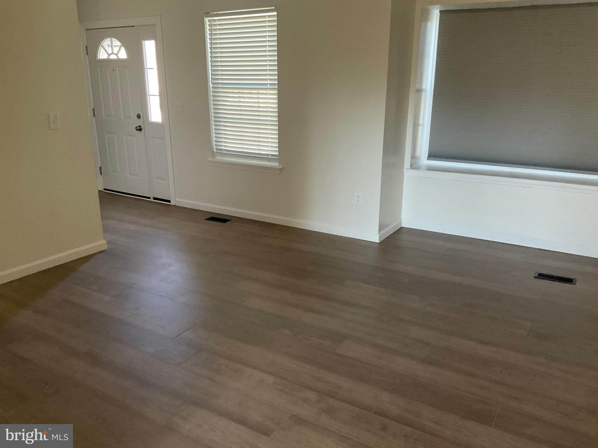 RIVERSIDE - Residential Lease