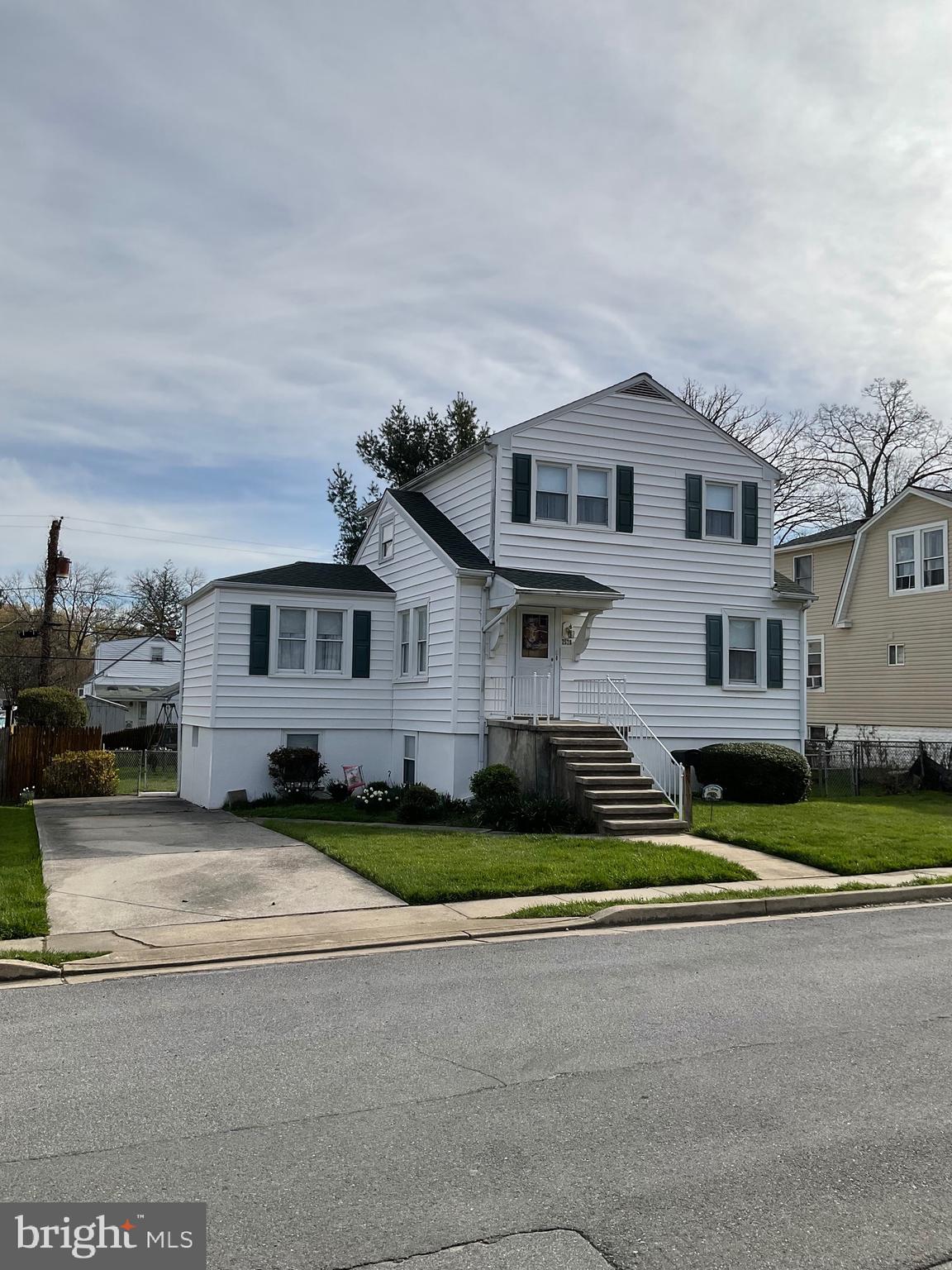 RIVERSIDE - Residential Lease