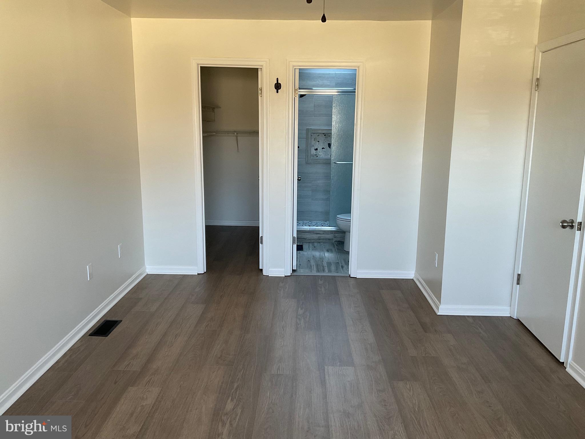 RIVERSIDE - Residential Lease