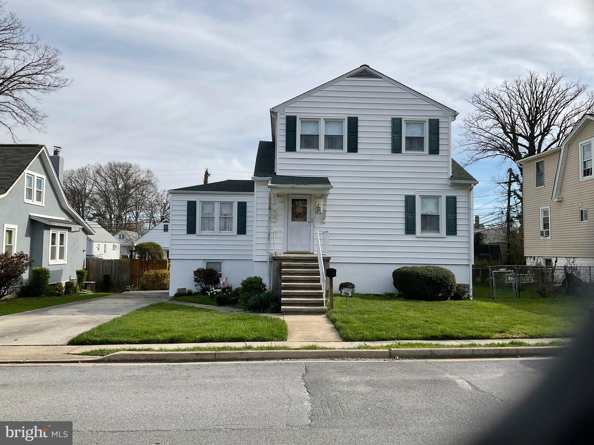 RIVERSIDE - Residential Lease