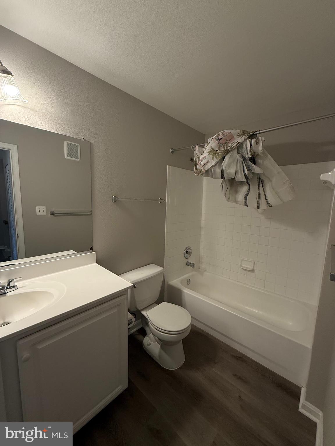 FOX MILL STATION - Residential Lease