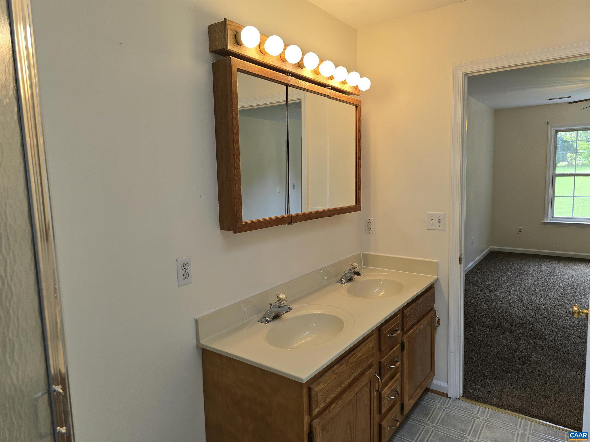 CROSS CREEK - Residential Lease