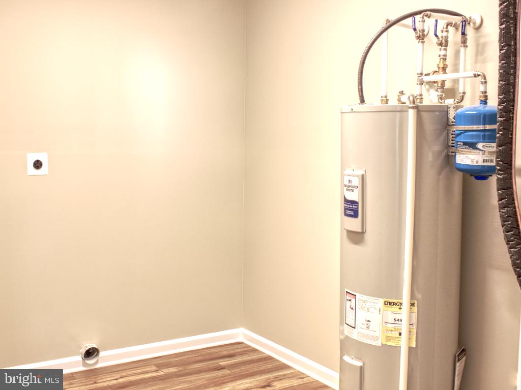 FOREST KNOLLS - Residential