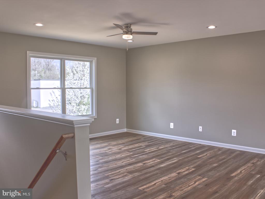 FOREST KNOLLS - Residential