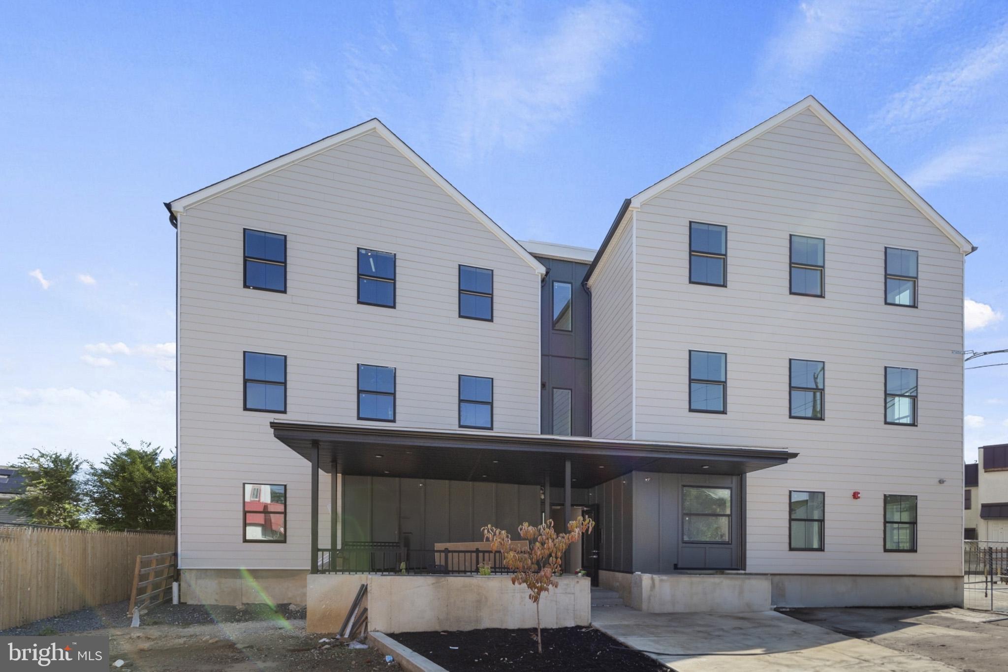ROXBOROUGH - Residential Lease