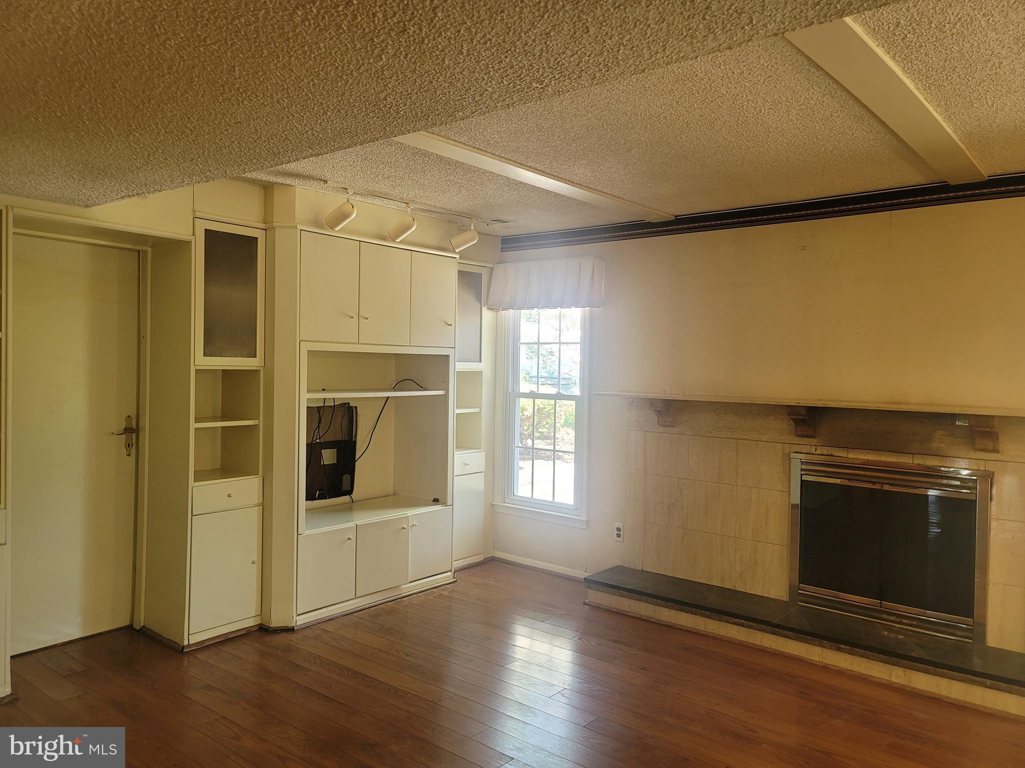 NESHAMINY VALLEY - Residential