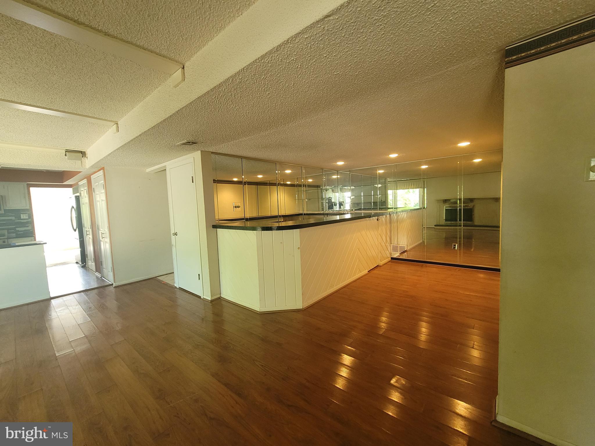 NESHAMINY VALLEY - Residential