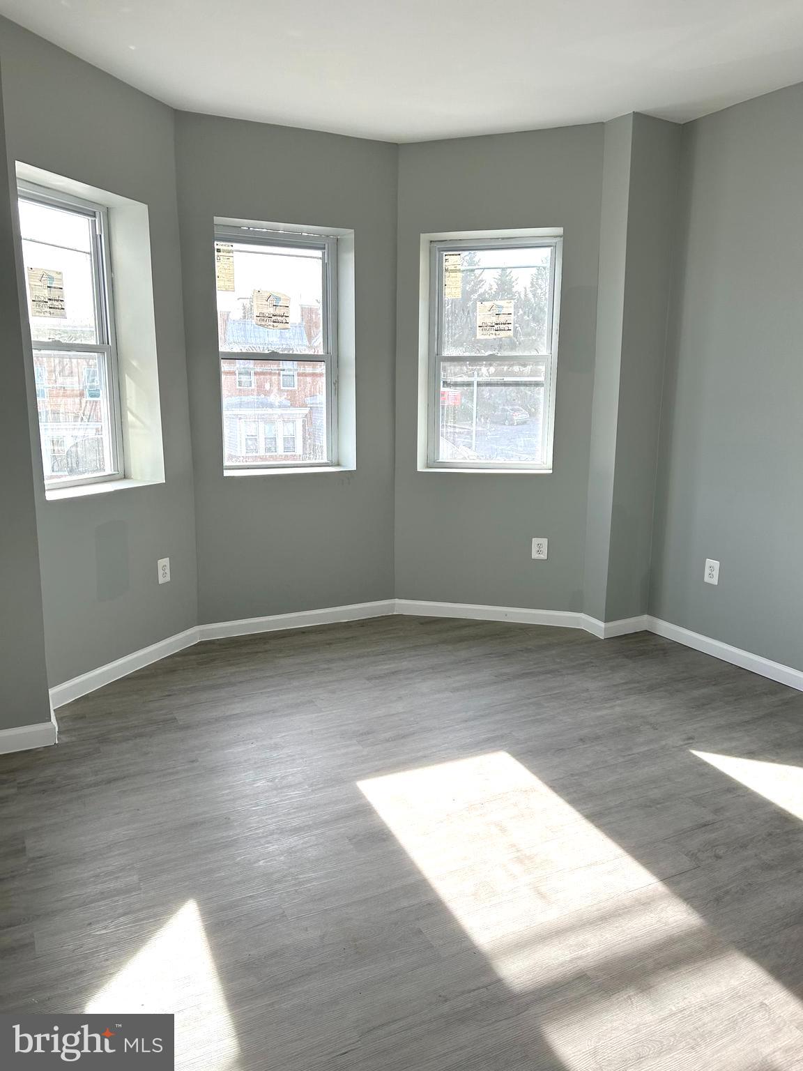 2nd Floor NEWLY RENOVATED OFFICE SPACE w/ central A/C. Three rooms plus bathroom over*450 Sq Ft of space. Has GREAT EXPOSURE on VERY BUSY STREET. Could also be used as Retail Space. 1st floor is also available, lease both units at a reduced rate. Great Location, Conveniently located minutes from 695 and 95, a few Blocks North OF Moravia Rd.