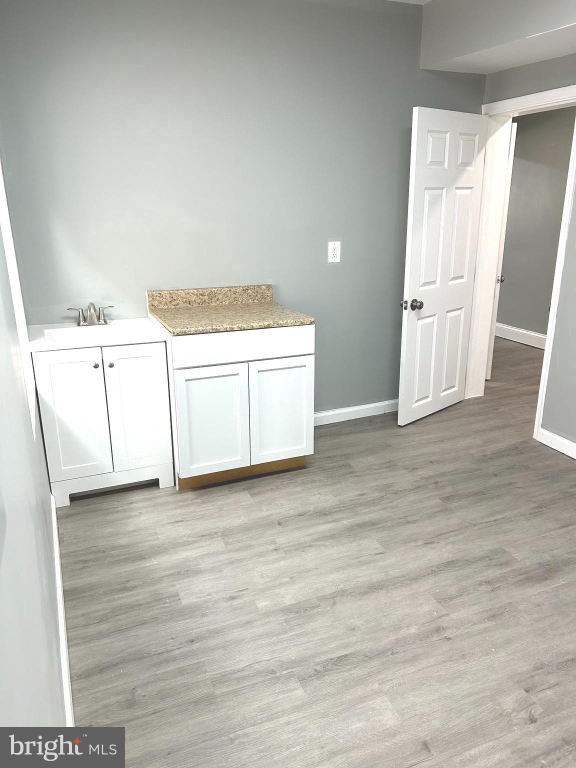 GARDENVILLE - Commercial Lease