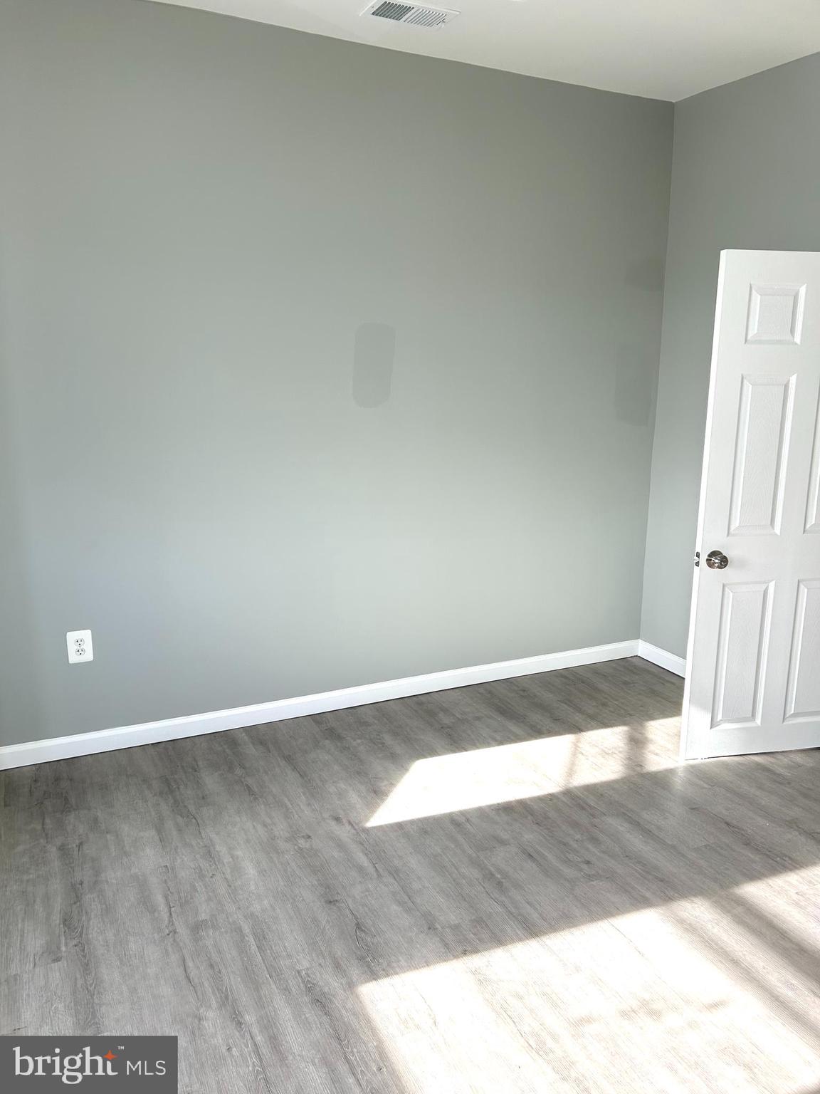 GARDENVILLE - Commercial Lease