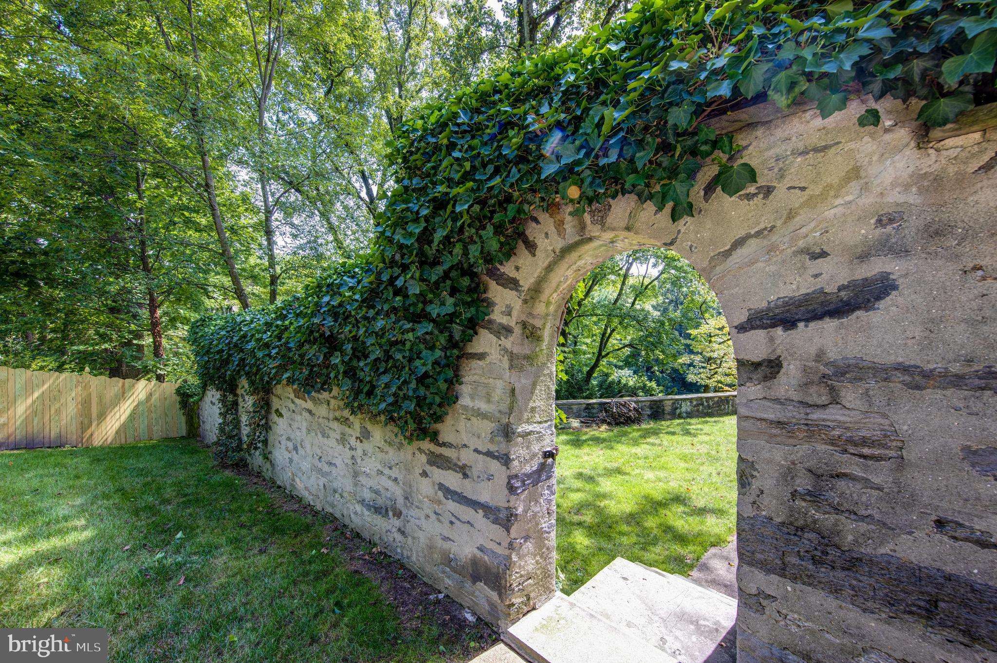 CHESTNUT HILL - Residential