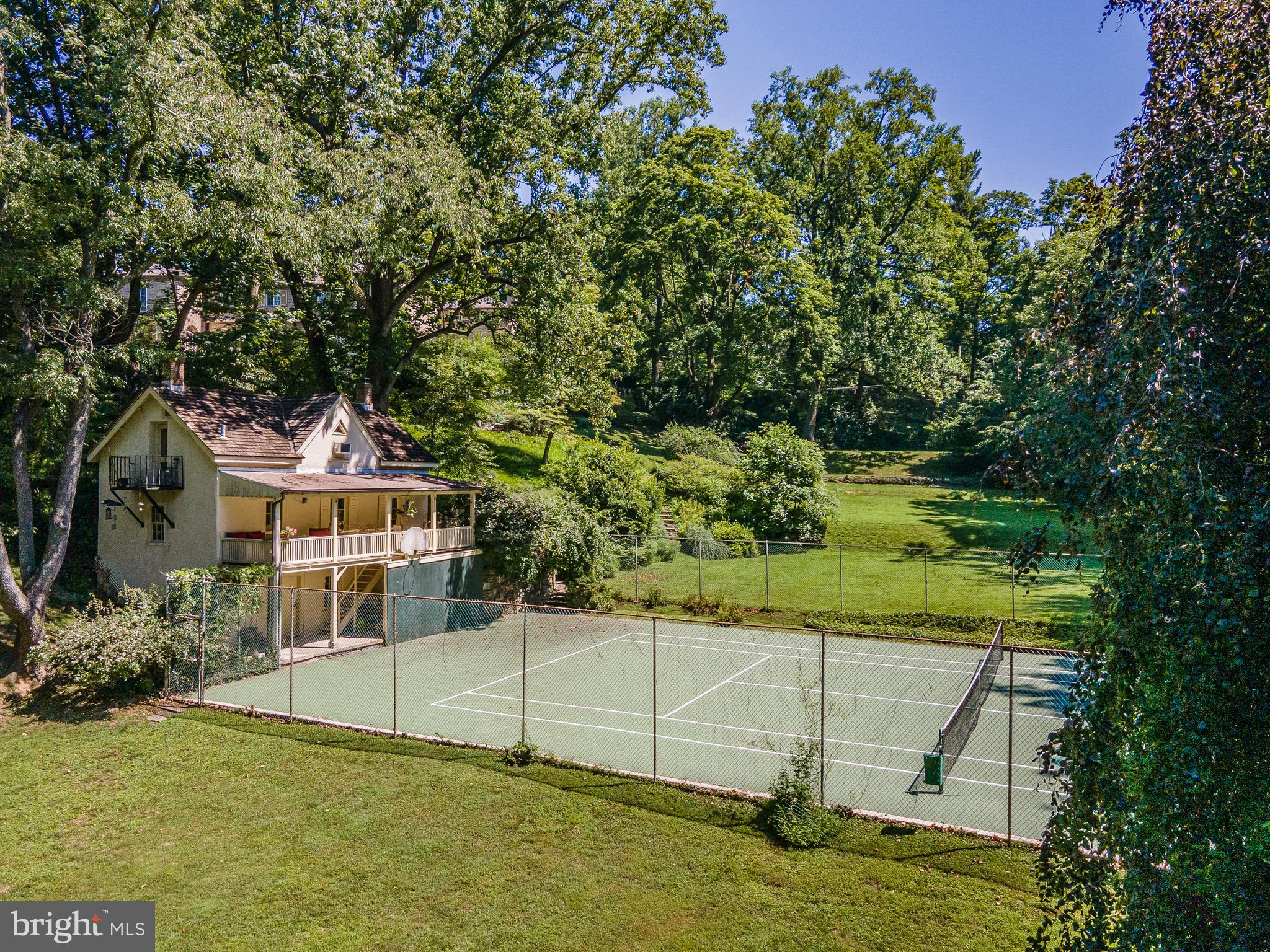 CHESTNUT HILL - Residential