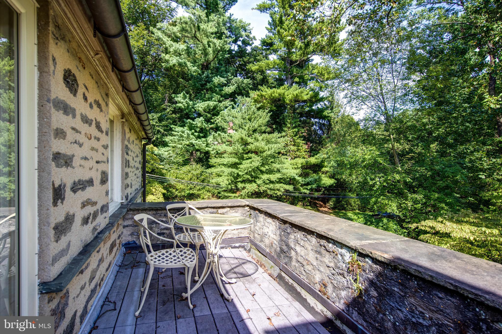 CHESTNUT HILL - Residential