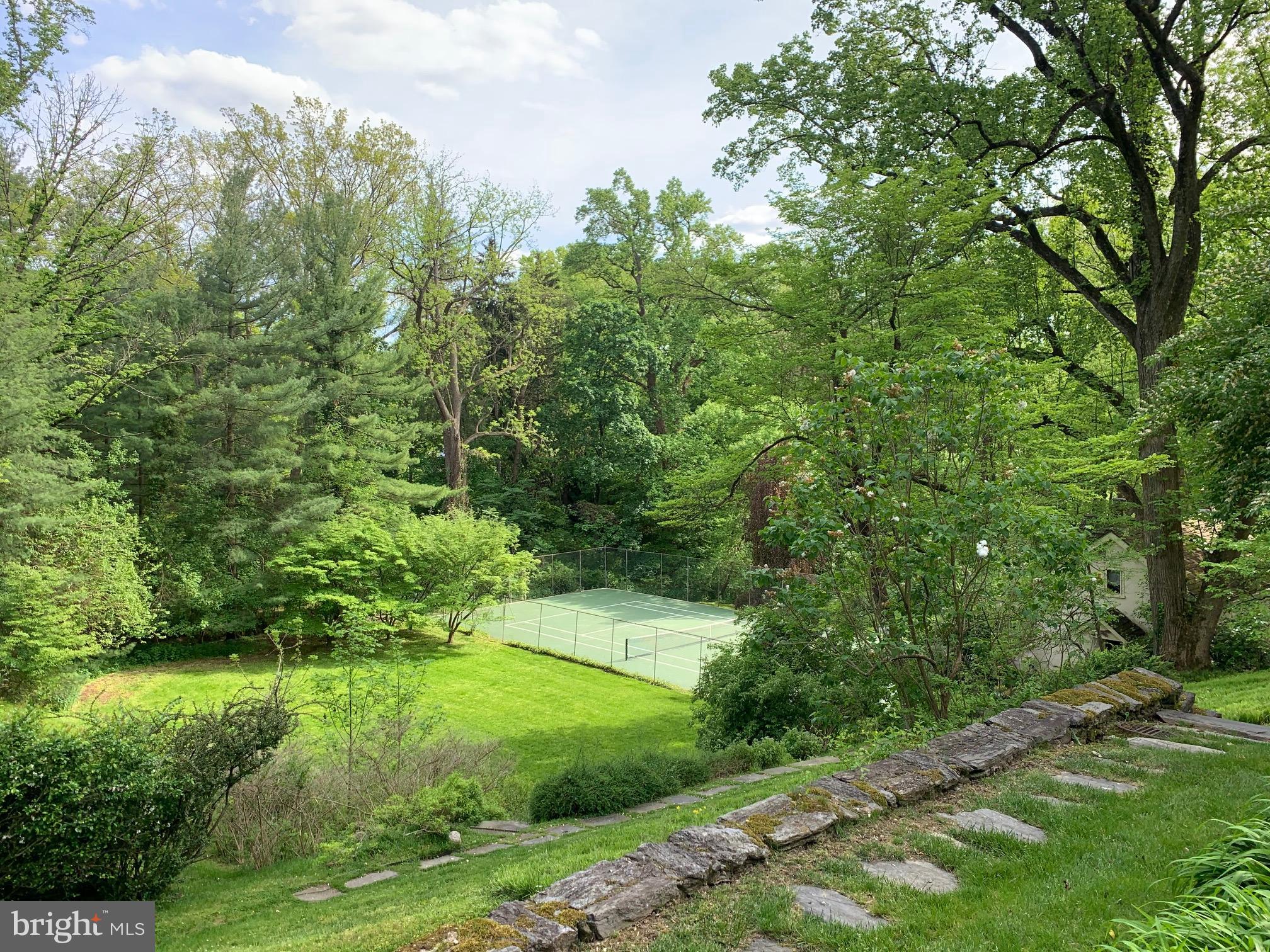 CHESTNUT HILL - Residential