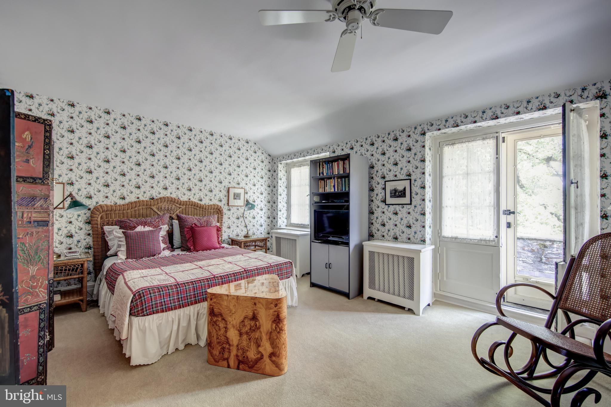 CHESTNUT HILL - Residential