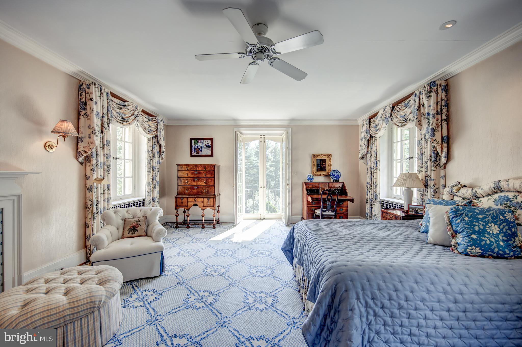 CHESTNUT HILL - Residential