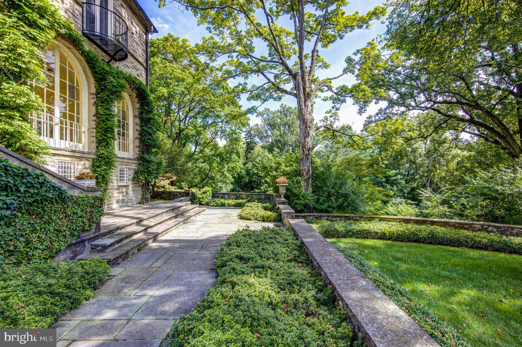 CHESTNUT HILL - Residential