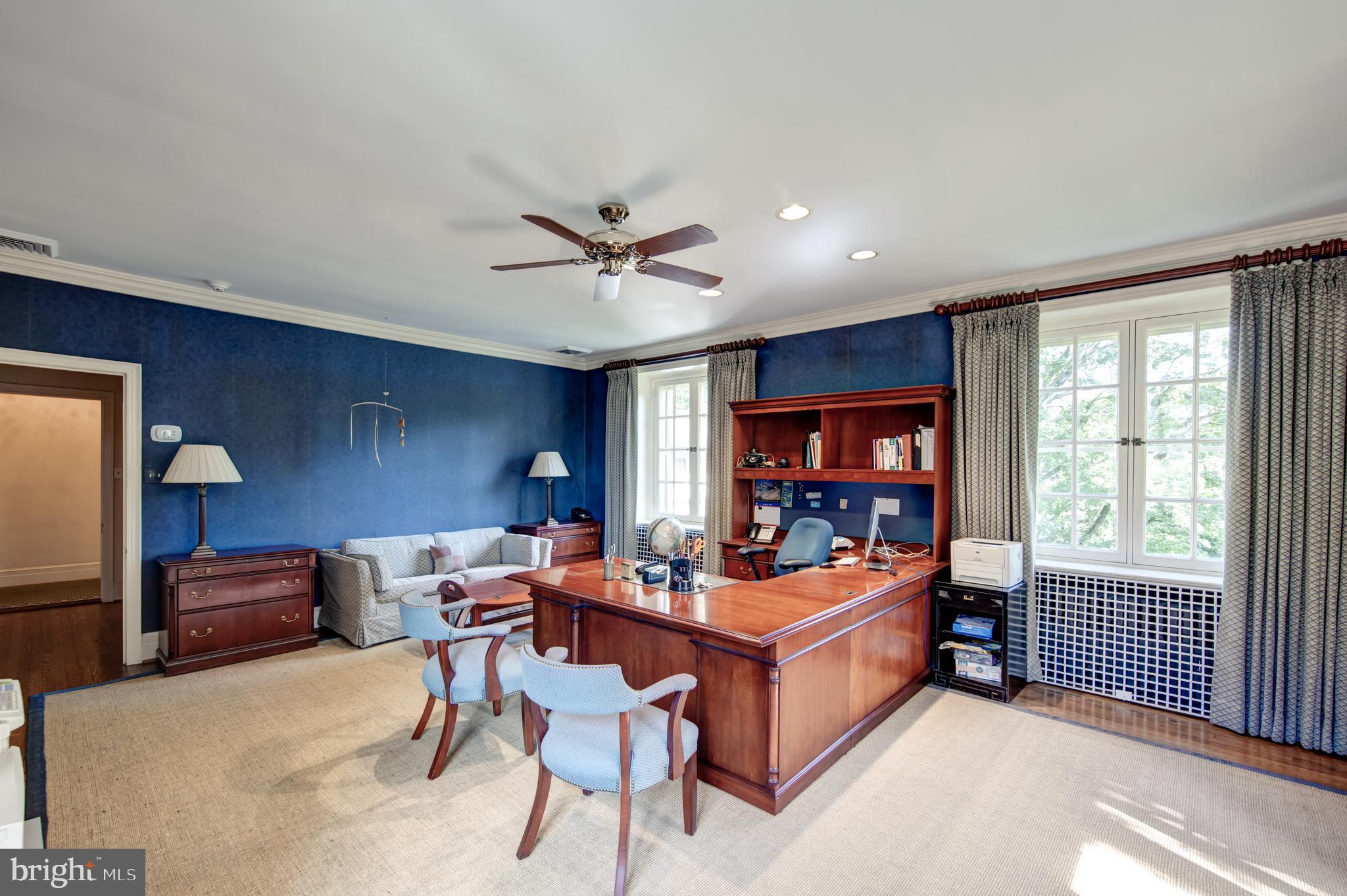 CHESTNUT HILL - Residential