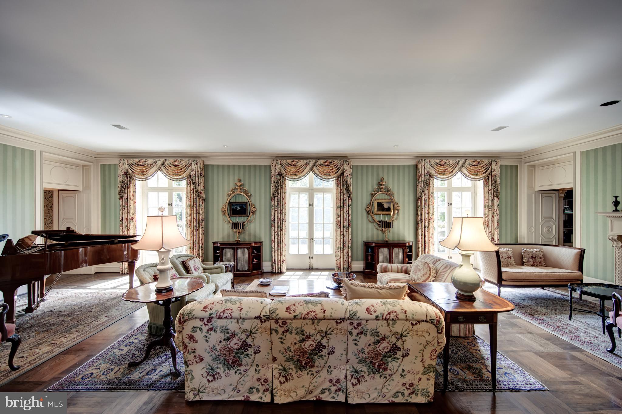 CHESTNUT HILL - Residential