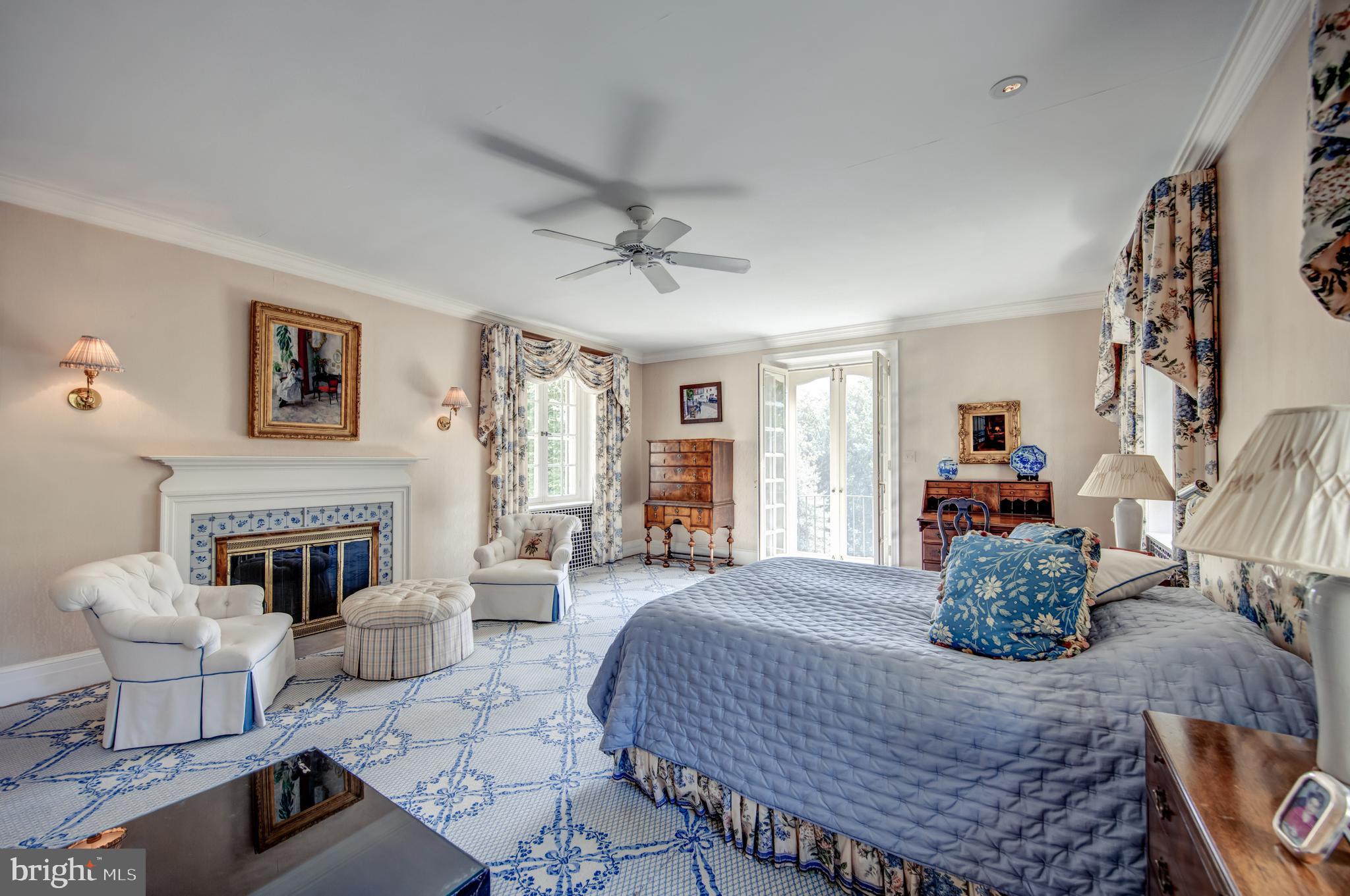 CHESTNUT HILL - Residential