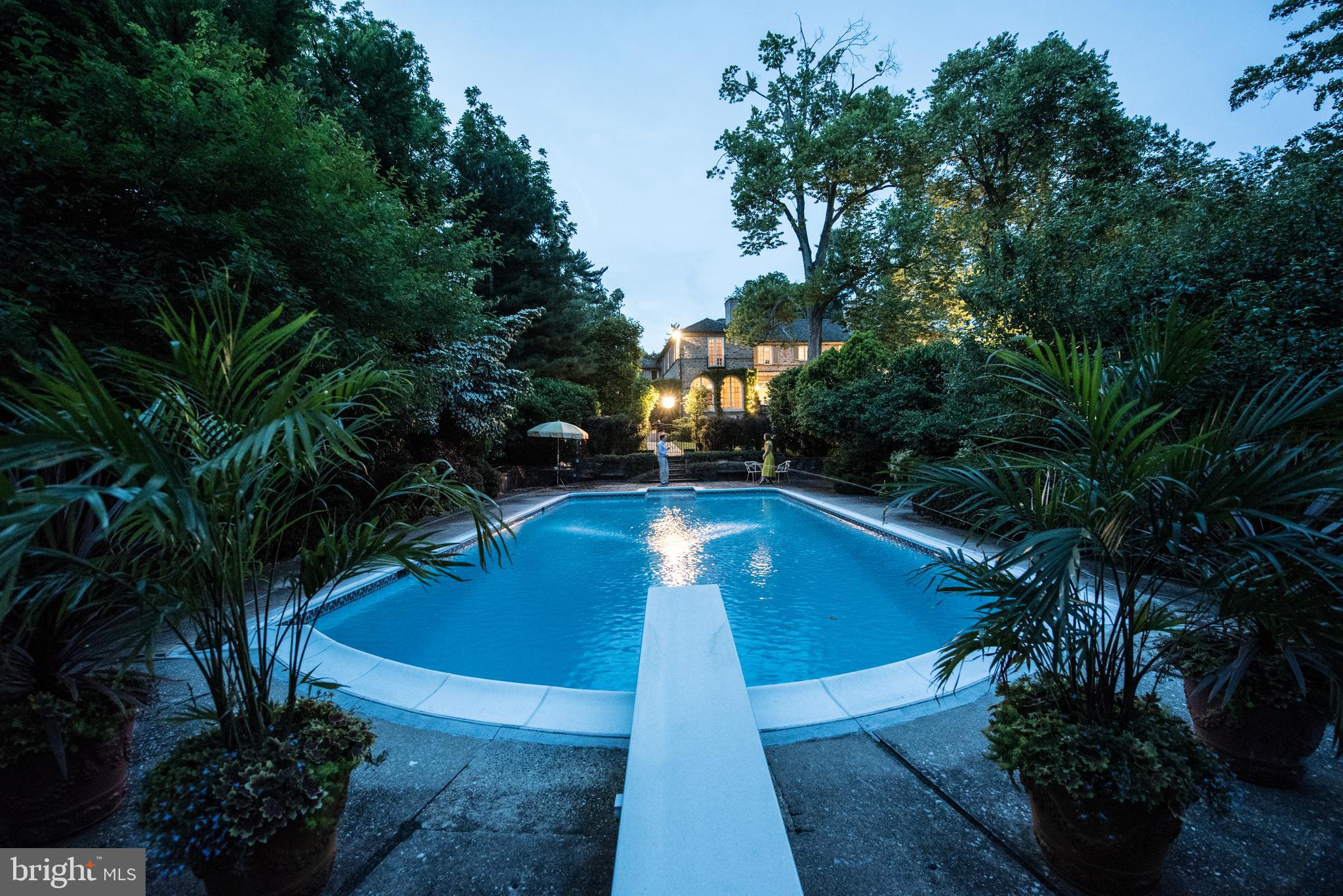 CHESTNUT HILL - Residential