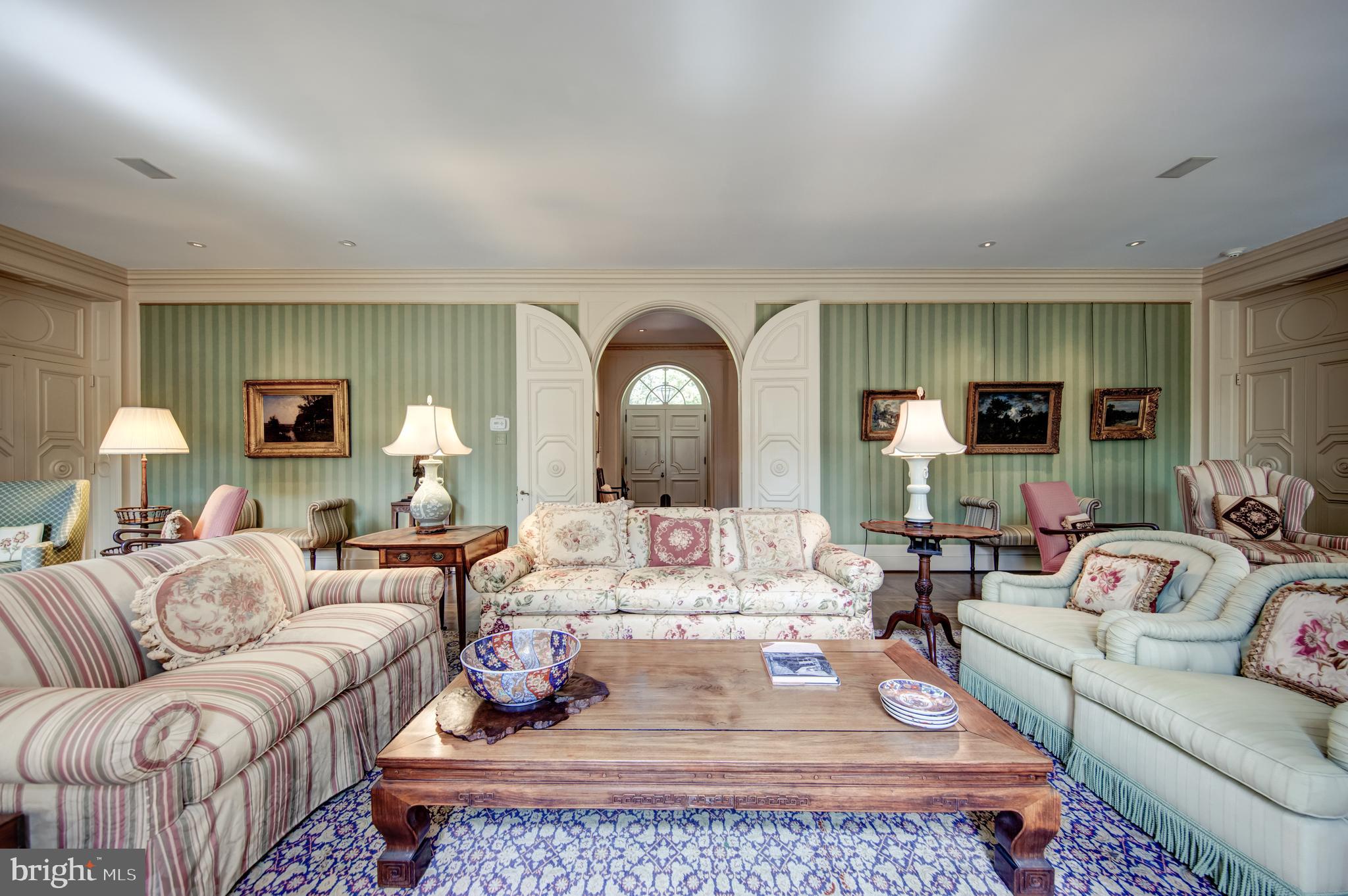 CHESTNUT HILL - Residential