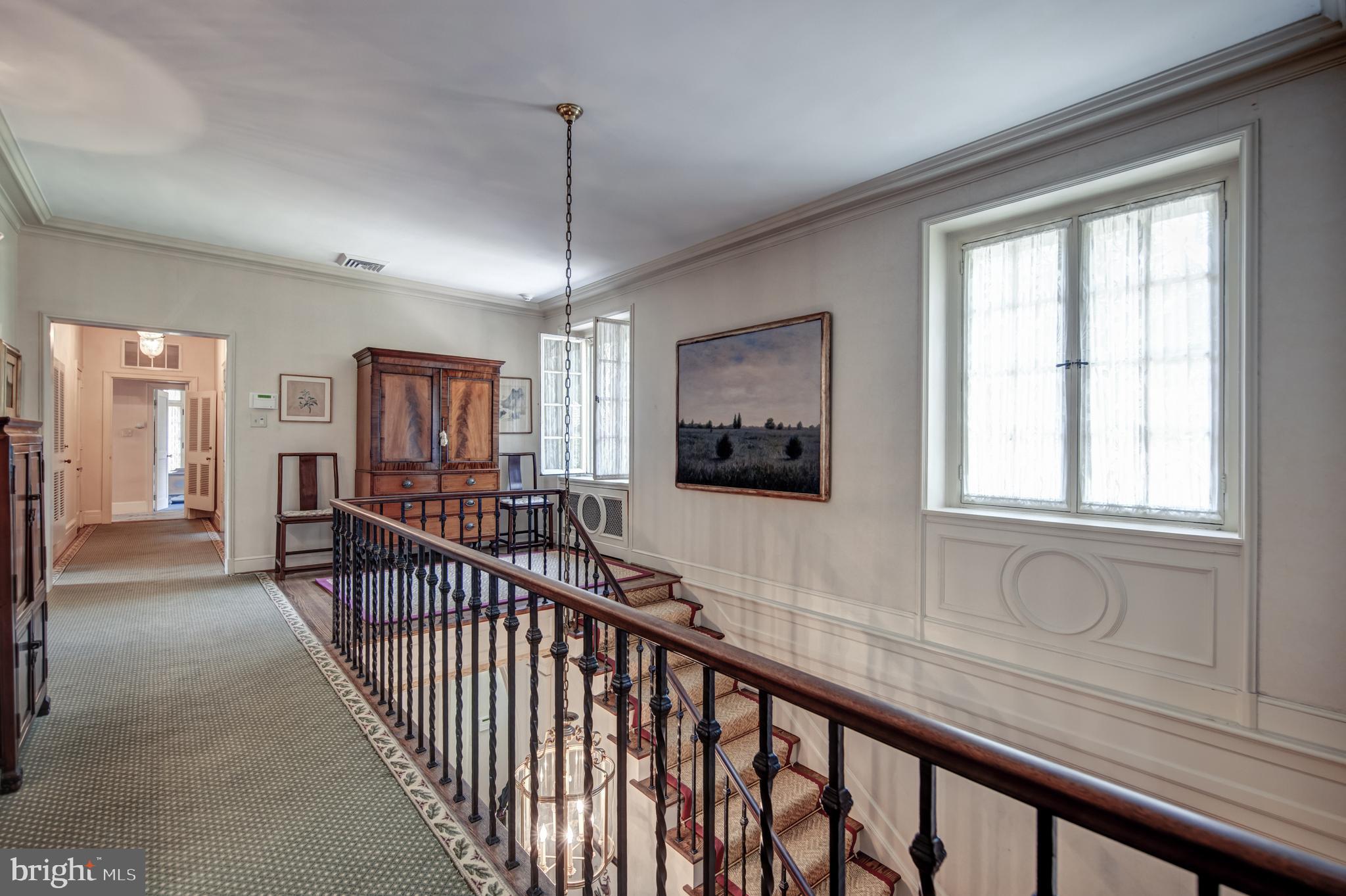 CHESTNUT HILL - Residential