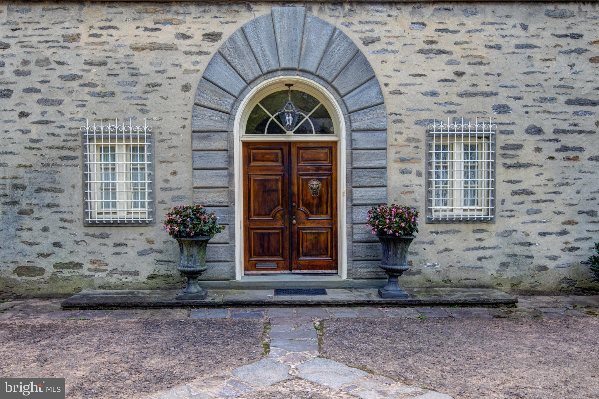 CHESTNUT HILL - Residential