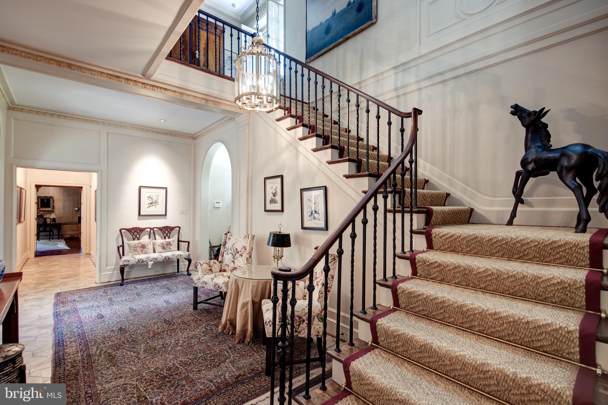 CHESTNUT HILL - Residential