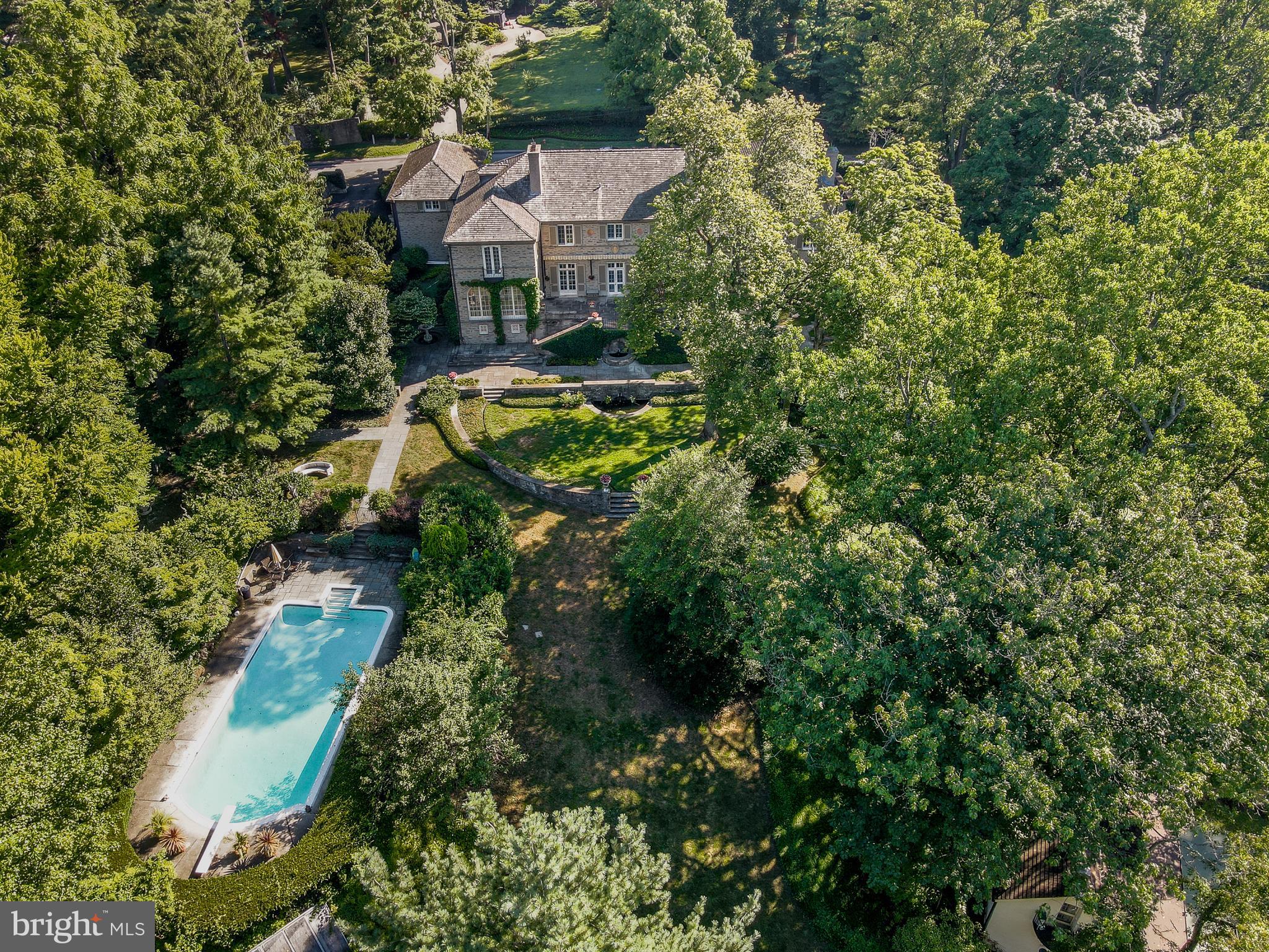 CHESTNUT HILL - Residential