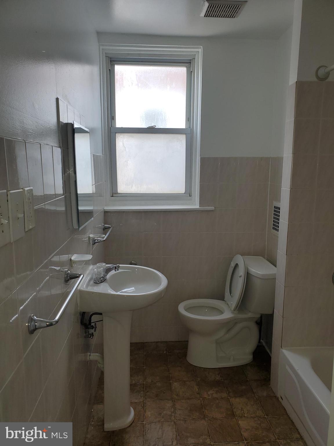 PHILADELPHIA - Residential Lease