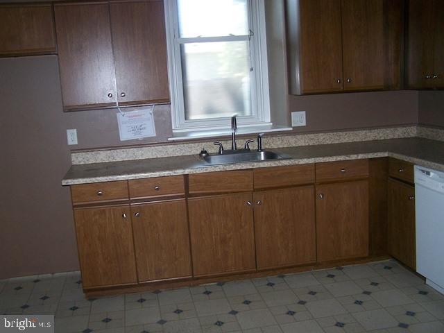 OAK HOLLOW - Residential