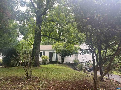 Homes For Rent - 1429 Gentry Ln Ln<br/> CHARLOTTESVILLE, VA 22903