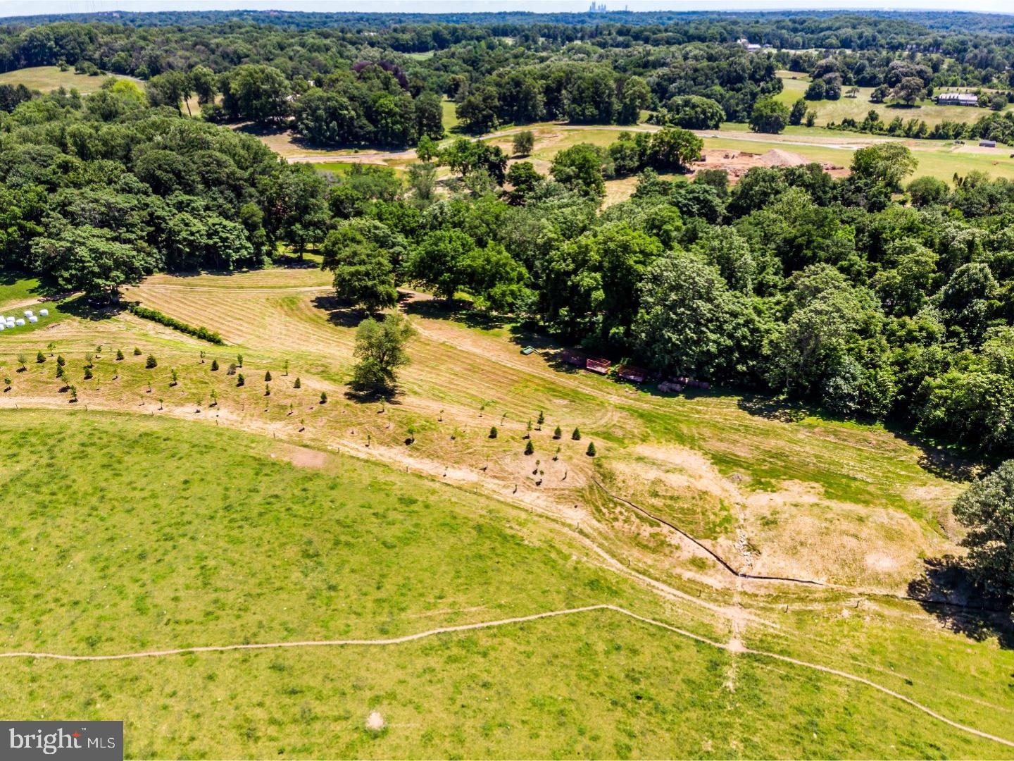 ARDROSSAN FARMS - Land