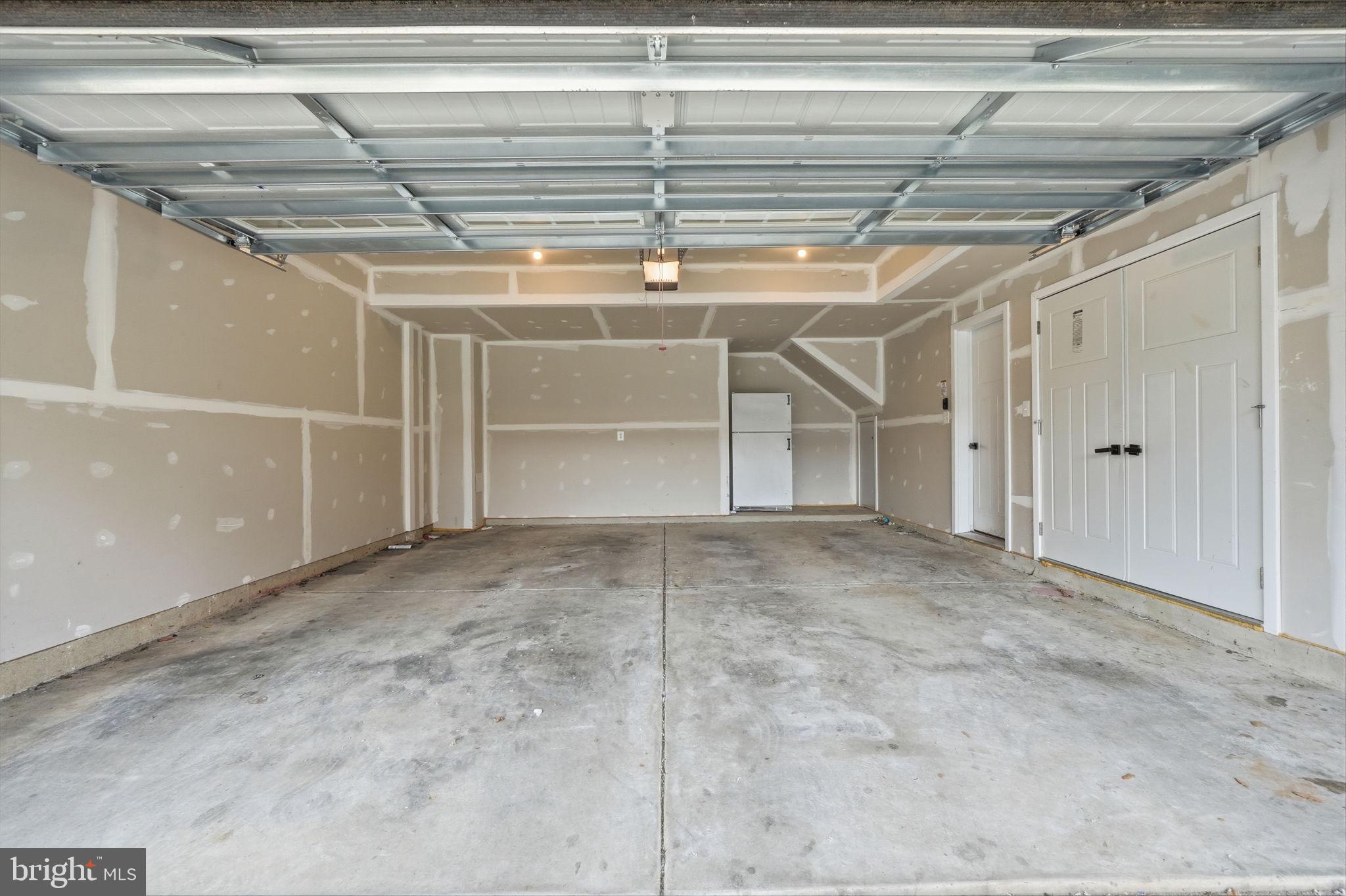 WESTCHESTER SQUARE - Residential