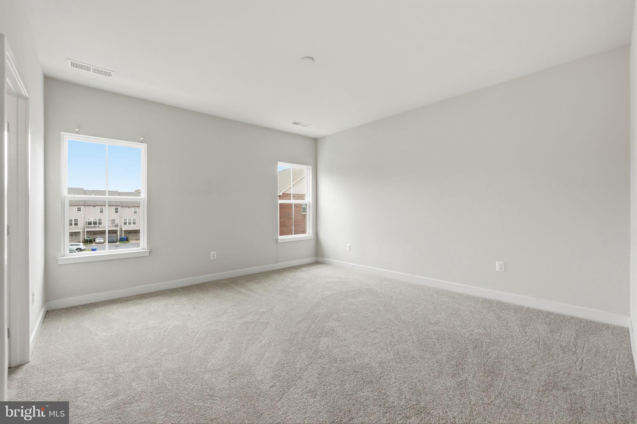 WESTCHESTER SQUARE - Residential