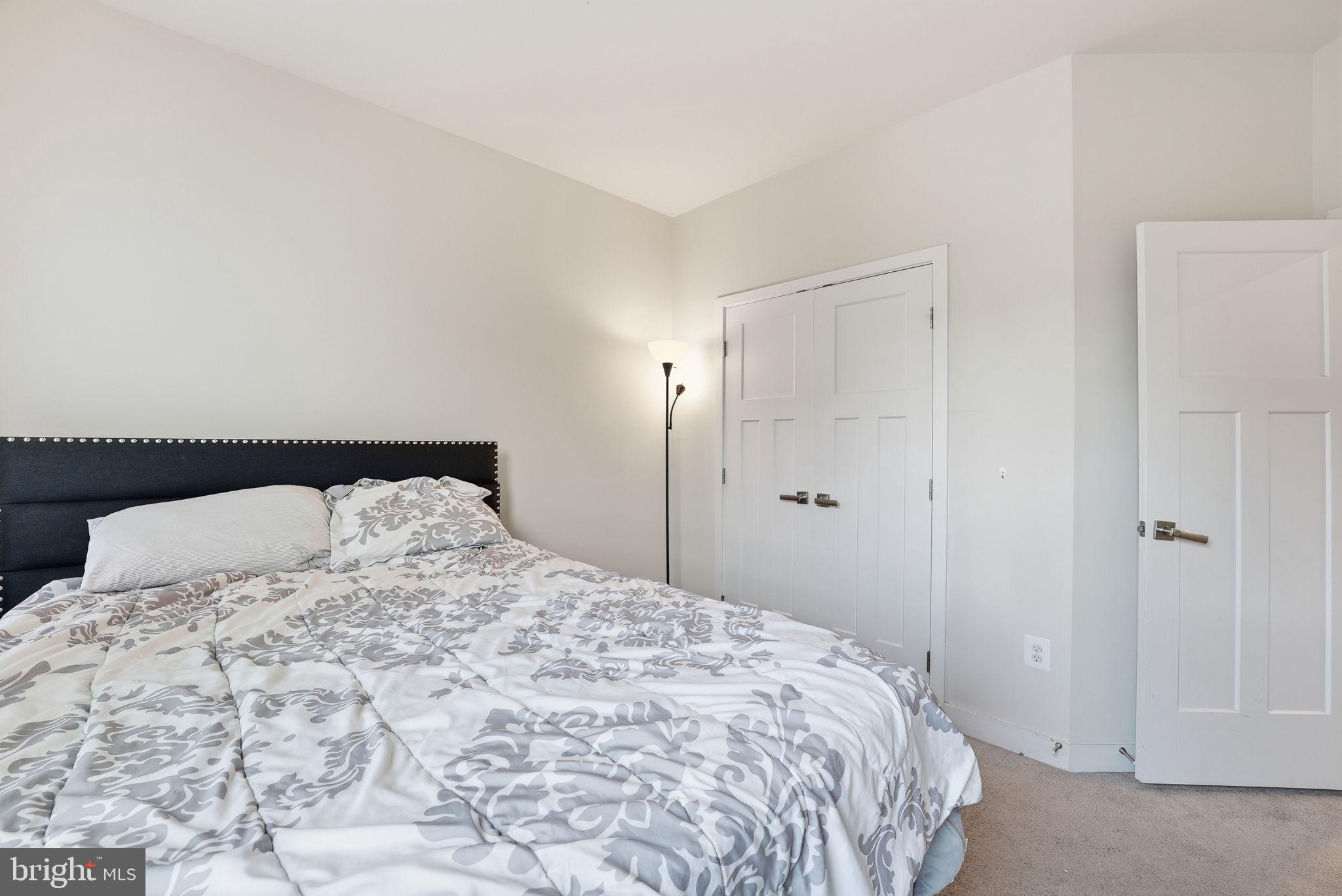 WESTCHESTER SQUARE - Residential