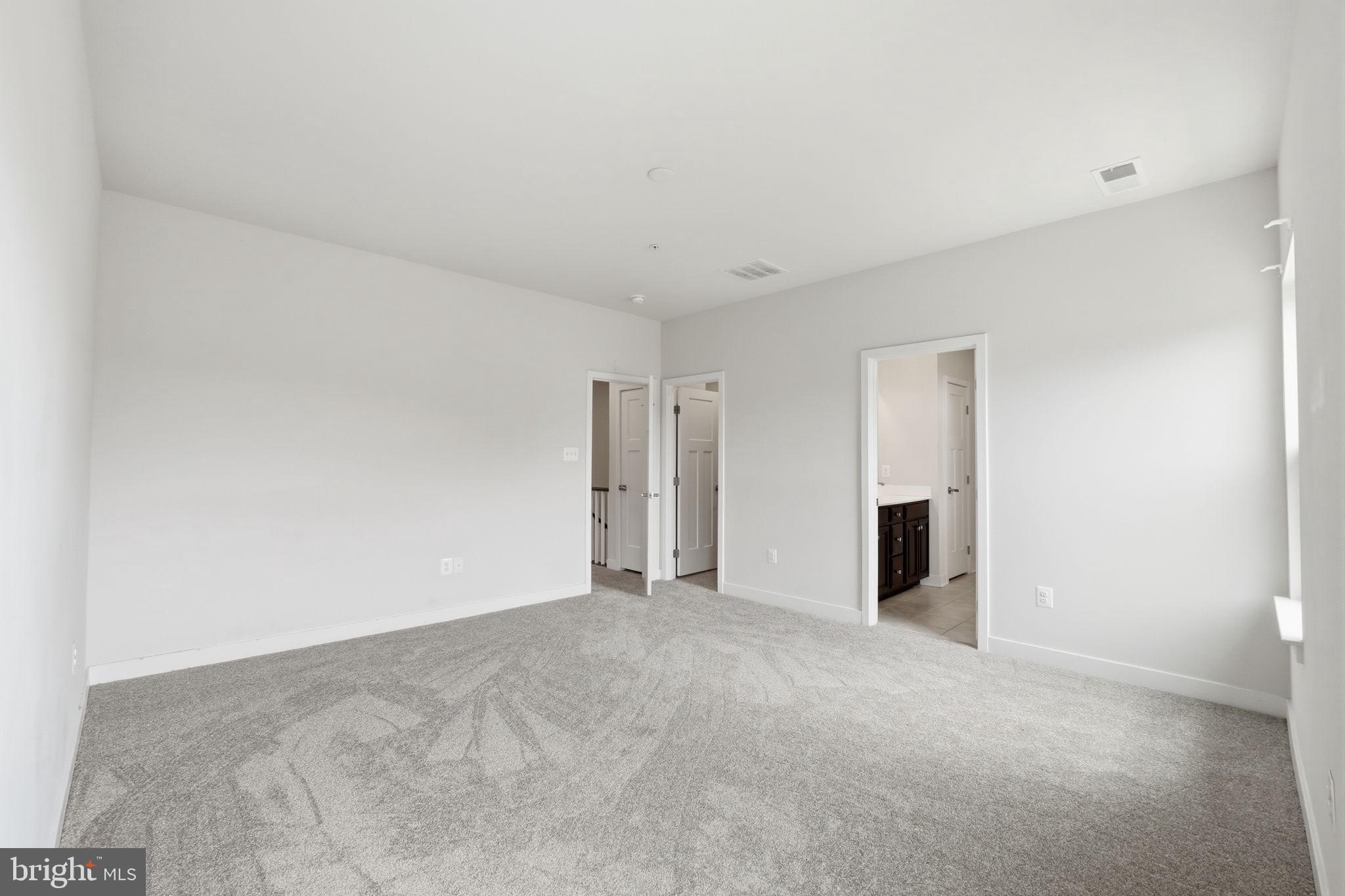 WESTCHESTER SQUARE - Residential