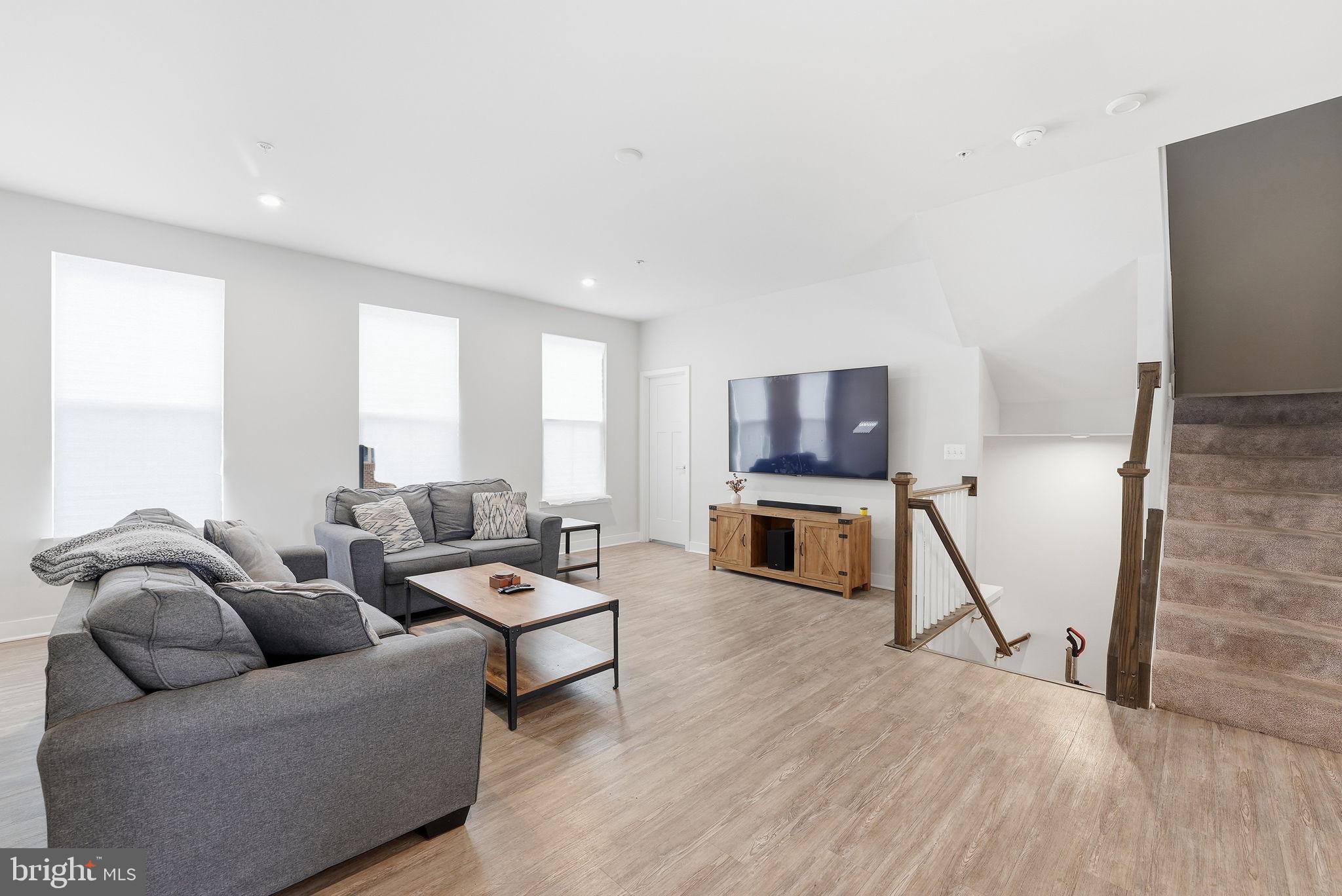 10929 CAVENDISH ALY ALLEY